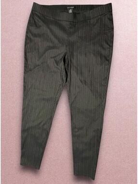 Zac & Rachel Black Pin Stripe Pull up Casual Flat Front Pant Size 16